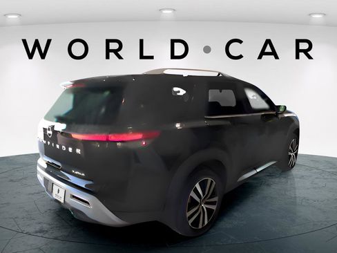 Used 2024 Nissan Pathfinder Platinum w/ Cargo Package image 8