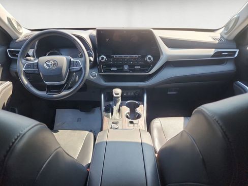 Used 2022 Toyota Highlander Platinum AWD/4WD image 11