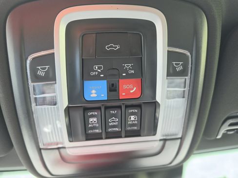 Used 2024 RAM 2500 Limited AWD/4WD image 35