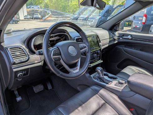 Used 2019 Jeep Grand Cherokee Overland AWD/4WD image 11