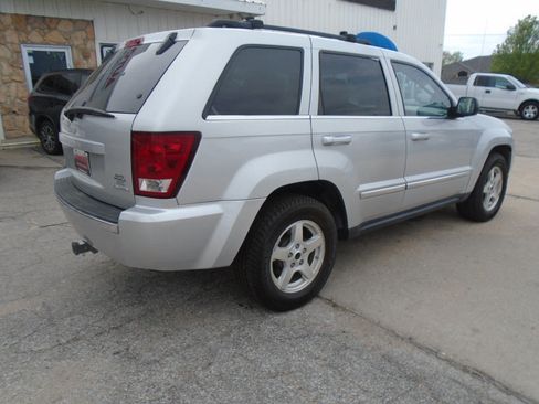 Used 2005 Jeep Grand Cherokee Limited AWD/4WD image 2