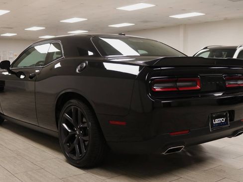 Used 2022 Dodge Challenger GT w/ Driver Convenience Group image 8