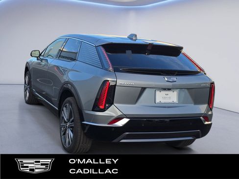 New 2026 Cadillac Optiq Luxury 2 w/ LPO, Floor Liner Package image 3