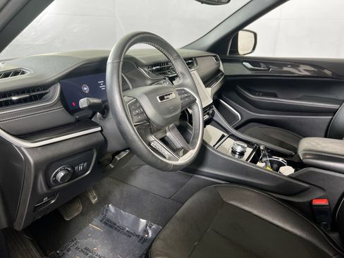 Used 2022 Jeep Grand Cherokee Altitude image 9