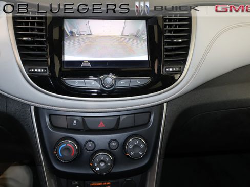 Used 2020 Chevrolet Trax LT image 23