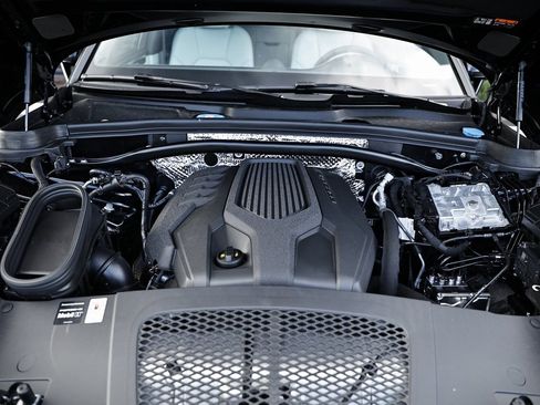 New 2026 Porsche Macan image 35