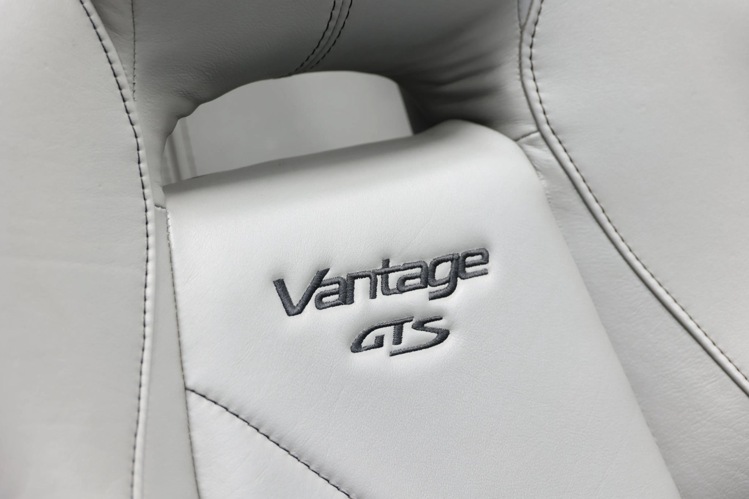 Used 2016 Aston Martin V8 Vantage S RWD image 51