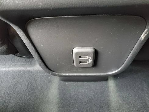 Used 2023 Chevrolet Equinox LT FWD image 13