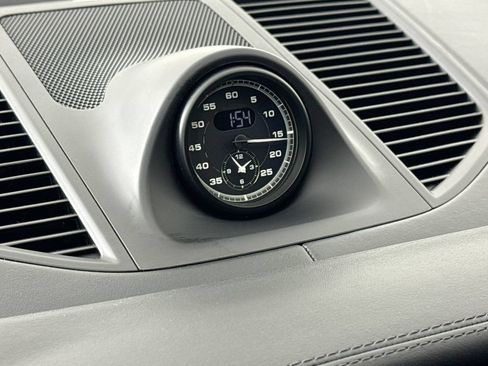 Certified 2023 Porsche Macan Turbo AWD/4WD image 16