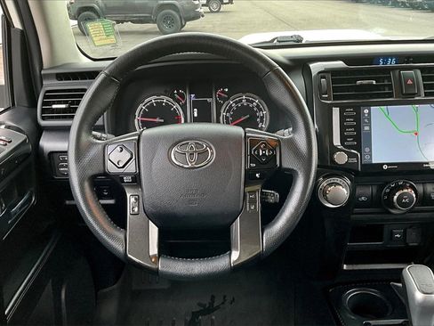 Used 2022 Toyota 4Runner TRD Off-Road Premium image 5