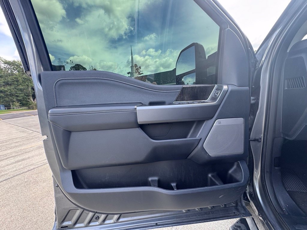Used 2025 Ford F250 Lariat AWD/4WD image 17