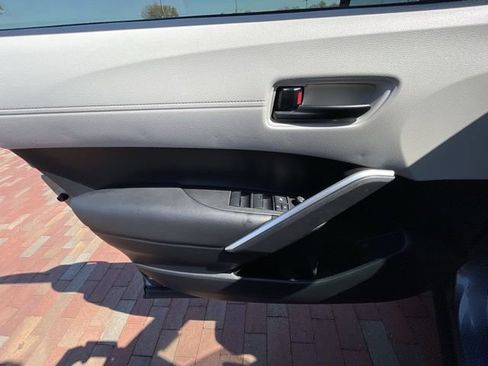 Used 2024 Toyota Corolla Cross L image 10