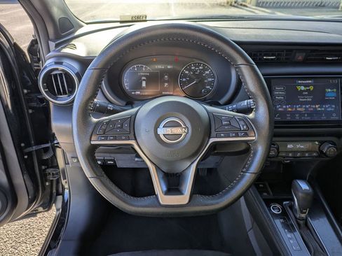 Used 2022 Nissan Kicks SR w/ Interior Electronics Package image 18