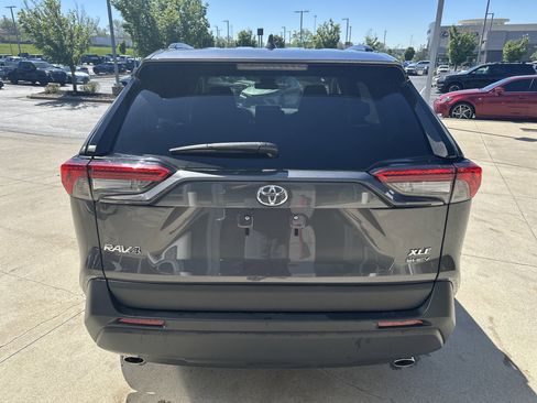 Used 2025 Toyota RAV4 XLE image 8
