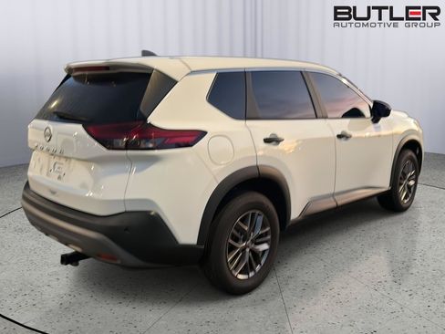 Used 2023 Nissan Rogue S AWD/4WD image 8