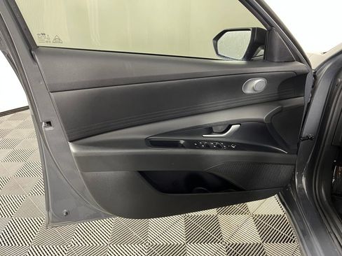 Used 2023 Hyundai Elantra SEL image 10