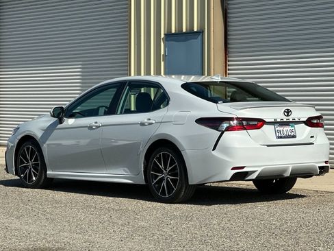 Used 2024 Toyota Camry SE FWD image 6
