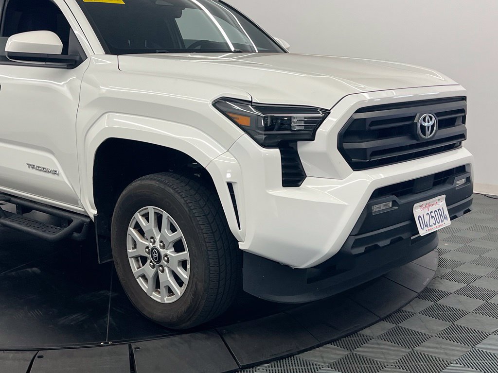 Used 2024 Toyota Tacoma SR5 AWD/4WD image 8