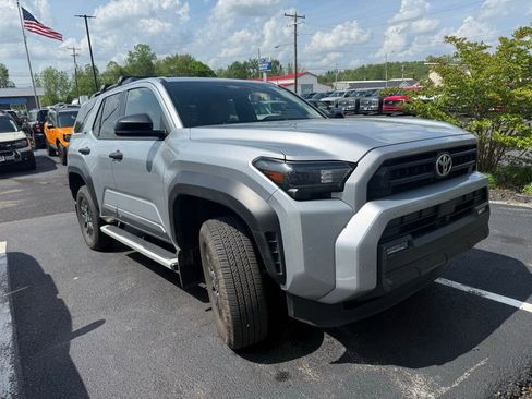 Used 2025 Toyota 4Runner SR5 image 2