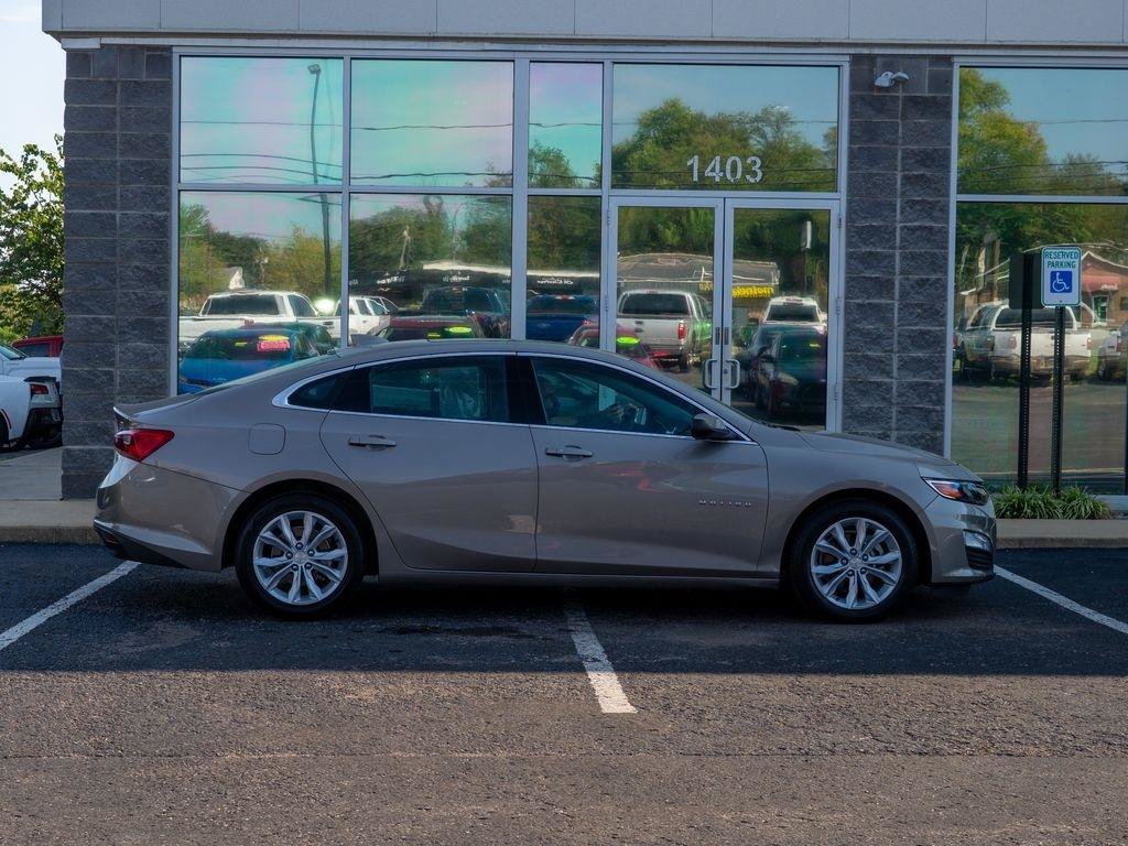 Used 2024 Chevrolet Malibu LT FWD image 2