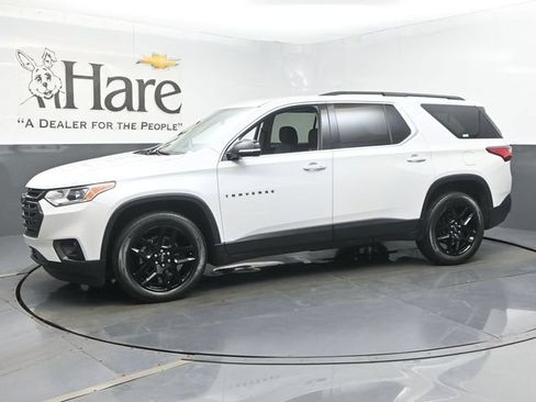 Used 2020 Chevrolet Traverse LT FWD image 34