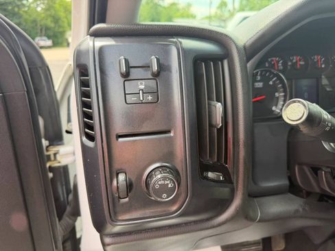 Used 2019 Chevrolet Silverado 2500 W/T AWD/4WD image 27