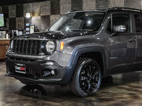Used 2017 Jeep Renegade Altitude AWD/4WD image 6