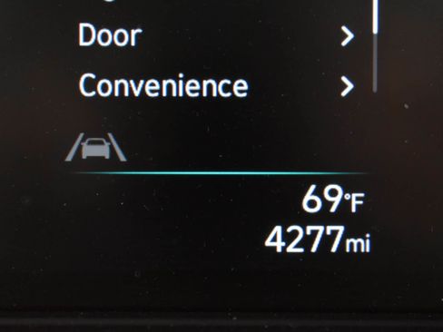 Used 2024 Hyundai Venue SEL image 32