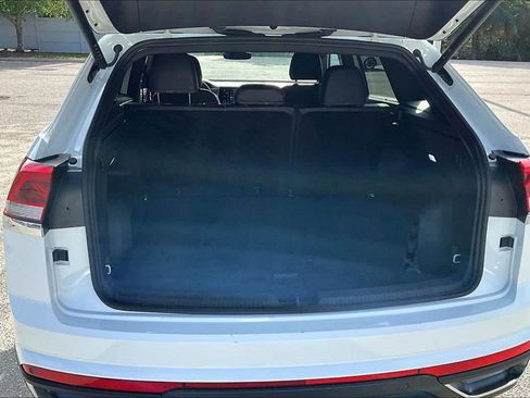 Certified 2025 Volkswagen Atlas Cross Sport SE AWD/4WD image 15
