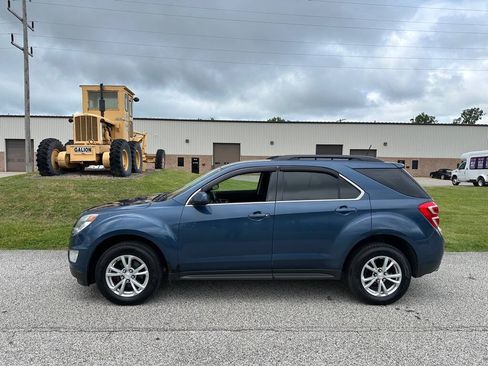 Used 2016 Chevrolet Equinox LT w/ Convenience Package AWD/4WD image 2