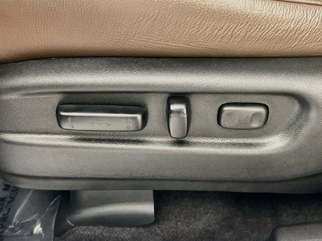 Used 2025 Honda Passport EX-L image 13