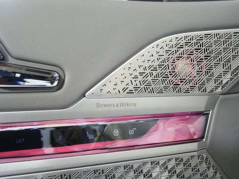 Certified 2023 BMW 760i xDrive image 11