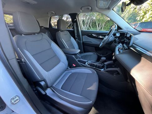 Used 2025 Chevrolet TrailBlazer LT image 34