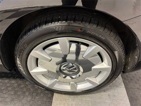 Used 2015 Volkswagen Beetle 1.8T image 13