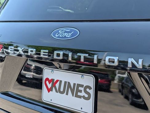 Used 2025 Ford Expedition Platinum AWD/4WD image 11