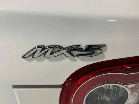 Used 2012 MAZDA MX-5 Miata Grand Touring w/ Premium Pkg RWD image 14