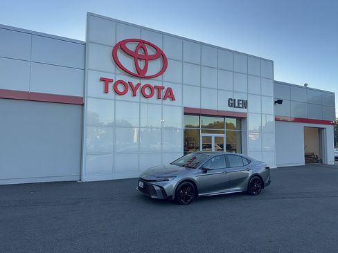 Used 2025 Toyota Camry SE w/ Convenience Package AWD/4WD image 1