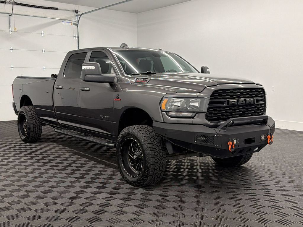 Used 2024 RAM 3500 Big Horn w/ Night Edition AWD/4WD image 7