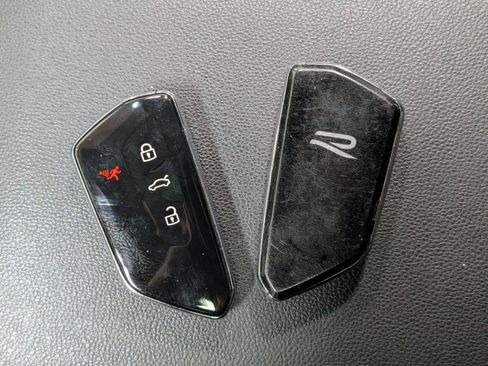 Used 2022 Volkswagen Golf R AWD/4WD image 40