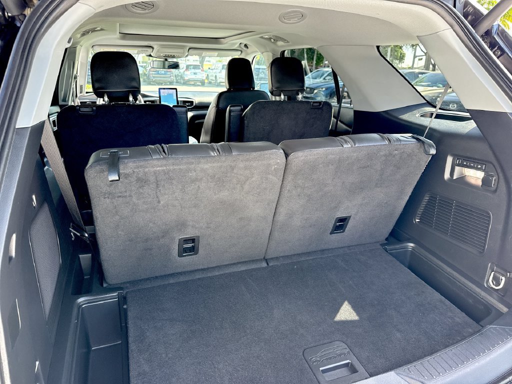 Used 2023 Ford Explorer Limited w/ Limited Technology Package RWD image 58