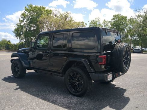 Used 2025 Jeep Wrangler Unlimited Sahara w/ Safety Group image 7