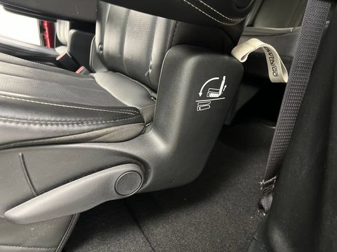 Used 2025 Chrysler Pacifica Select FWD image 18