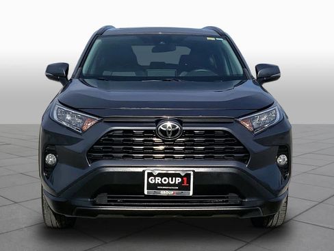 Used 2021 Toyota RAV4 XLE Premium FWD image 4
