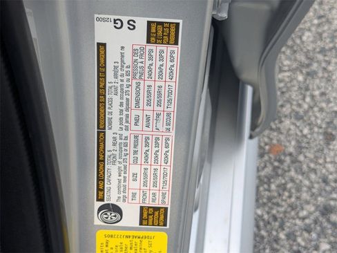 Used 2022 Toyota Corolla LE image 28