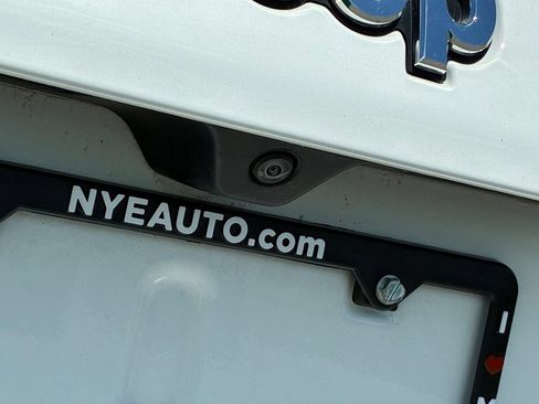 Used 2024 Jeep Compass Latitude AWD/4WD image 47