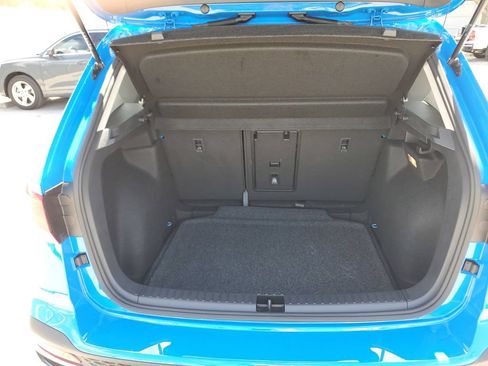 Certified 2023 Volkswagen Taos SE w/ Black Wheel Package FWD image 15