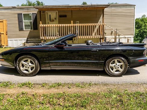 Used 1995 Pontiac Firebird Formula RWD image 3