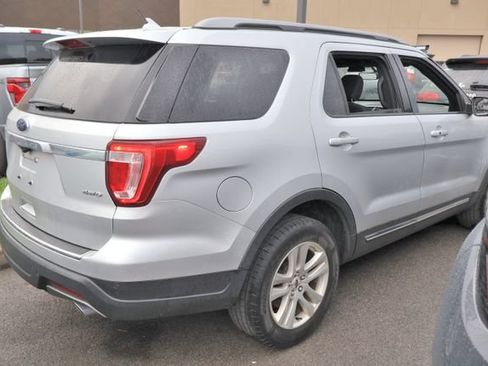 Used 2018 Ford Explorer XLT w/ Equipment Group 201A AWD/4WD image 4