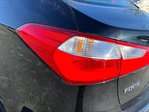 Used 2016 Kia Forte EX image 28