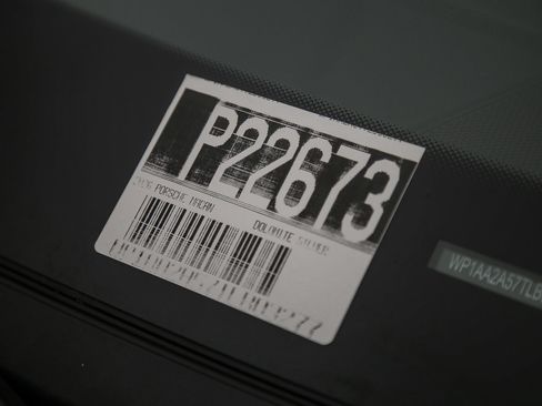 Certified 2026 Porsche Macan AWD/4WD image 32